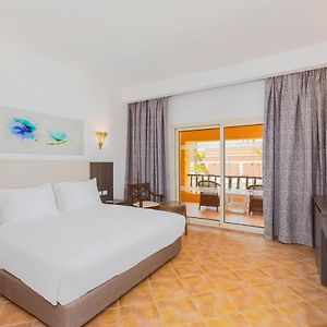 Deluxe Double or Twin Room Pool View